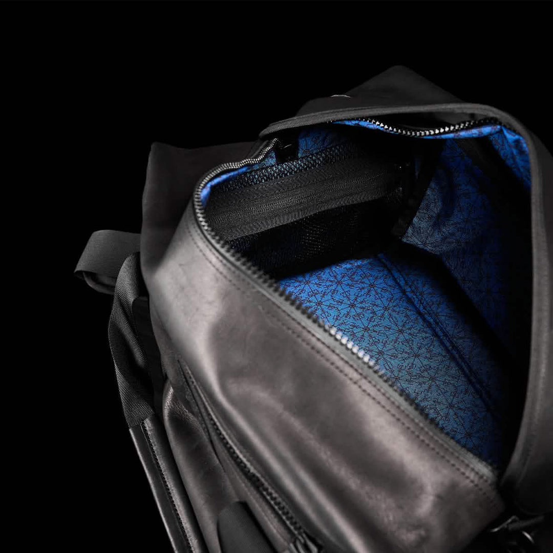 CarryologyKitBagBLK.6_1080x. CarryologyKitBagBLK.6_1080x.