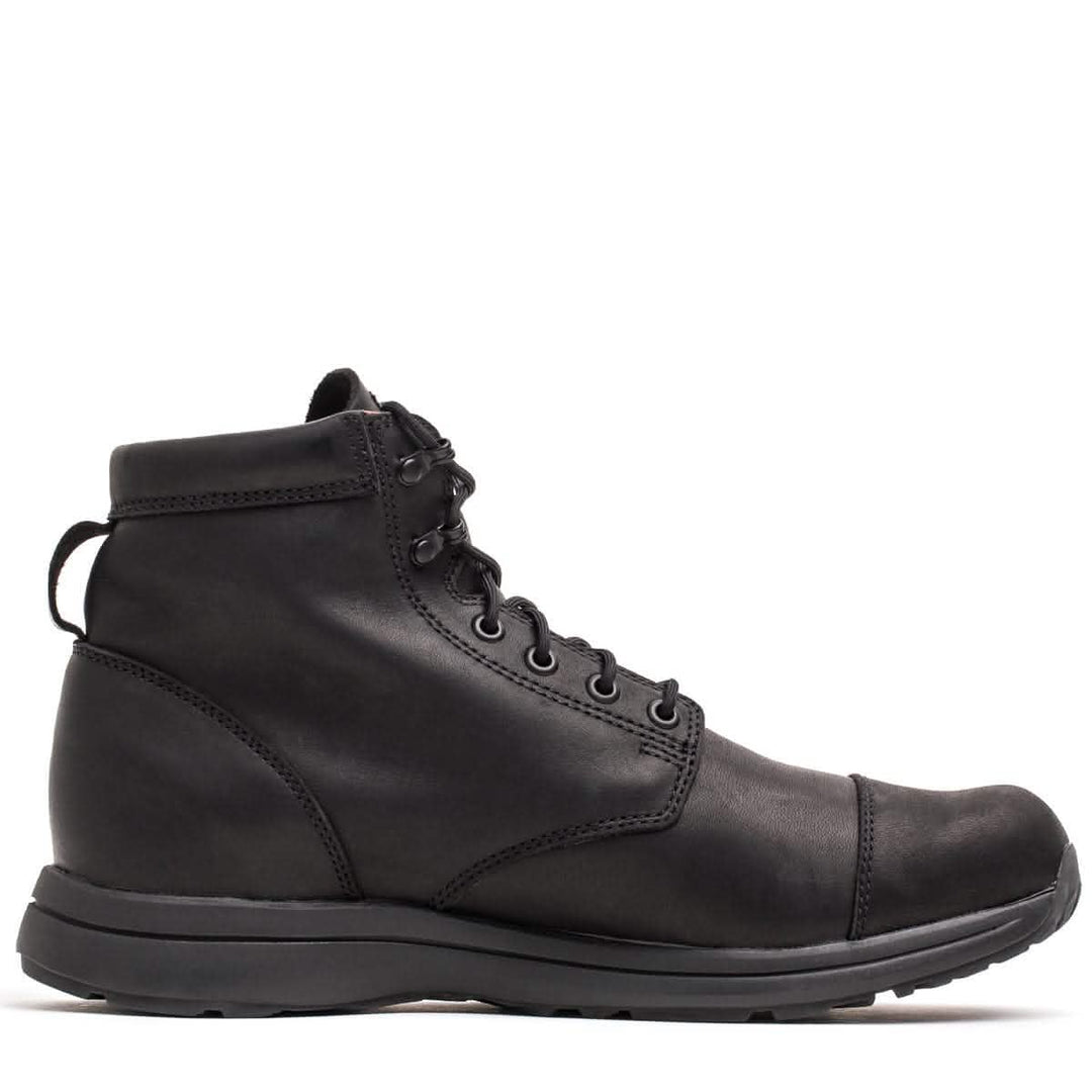 Lead_MACV1sTraveler_Black_1080 Lead_MACV1sTraveler_Black_1080