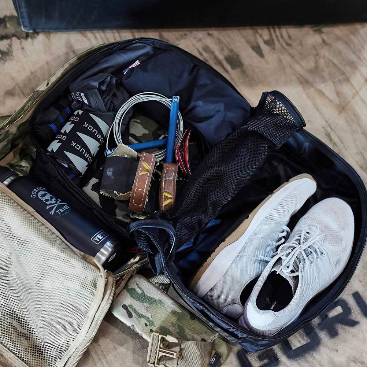 Packing Cubes (Full) - 20L keeps your gym bag organized—holds a water bottle, weightlifting belt, jump rope, sneakers, and fitness accessories. Made from durable 200D nylon for long-lasting travel performance.
